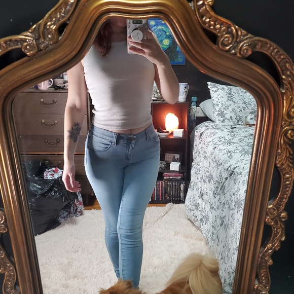 Light Wash Mid-Rise Jeans - Picture 2 of 3